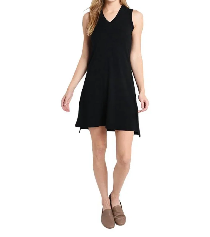 Victoria Dress in Black