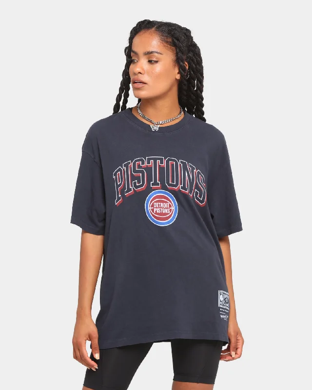 Mitchell & Ness Detroit Pistons Keyline Logo Vintage T-Shirt Black Mesh Canvas Denim Mitchell & Ness Detroit Pistons Keyline Logo Vintage T-Shirt Black Mesh Canvas Denim
