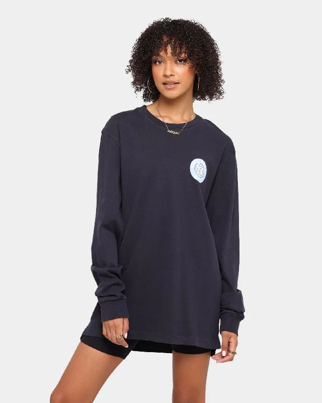 NATIONAL COLLEGIATE ATHLETIC ASSC UNC Team Crest Jeaner Long Sleeve T-Shirt Vintage Black Mesh Blend Leather Blend Suede Blend NATIONAL COLLEGIATE ATHLETIC ASSC UNC Team Crest Jeaner Long Sleeve T-Shirt Vintage Black Mesh Blend Leather Blend Suede Blend